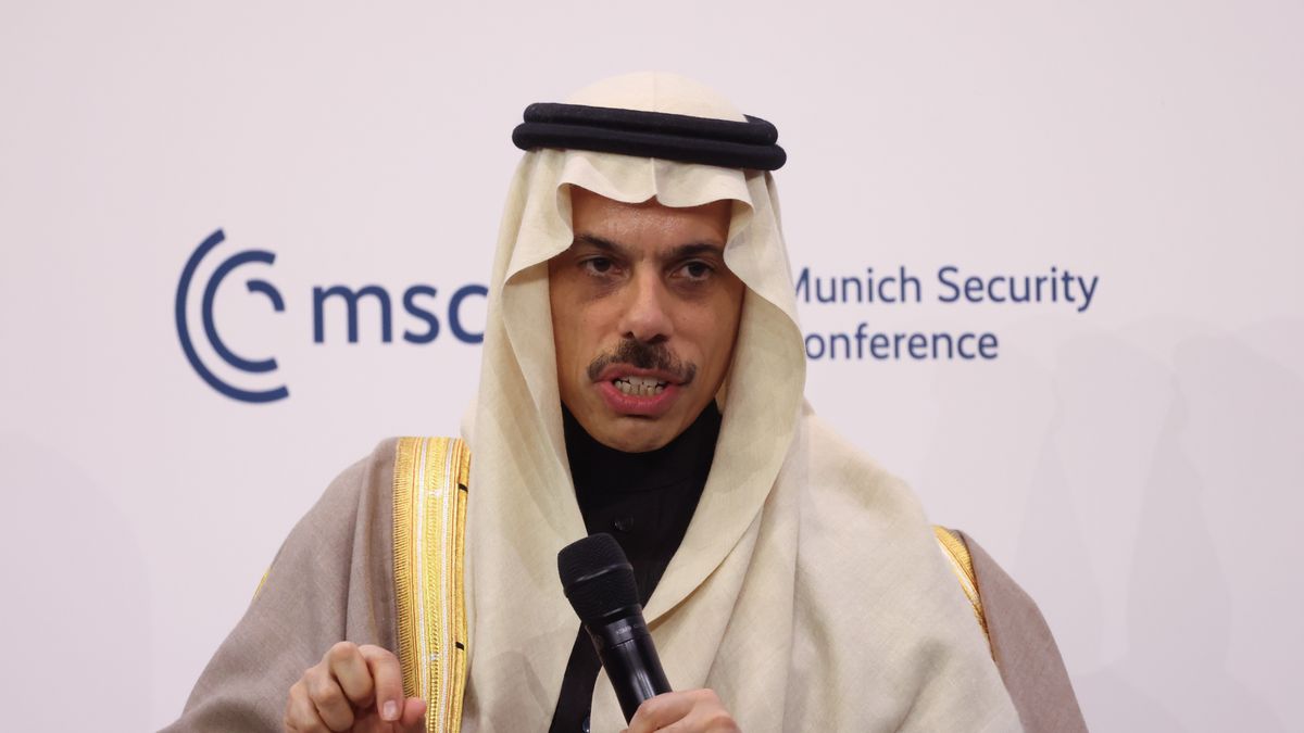 Faisal bin Farhan ostrzega Iran