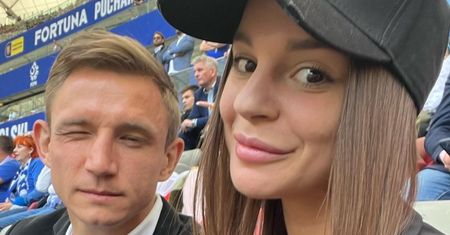 Jakub Rzeźniczak i Paulina Nowicka MIGDALĄ SIĘ TOPLESS NA KANAPIE. Post już zniknął... (FOTO)