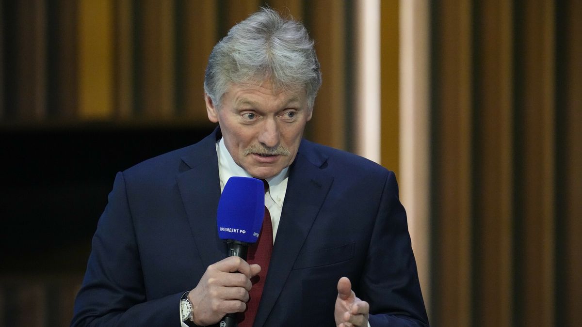 Doroczna konferencja Putina podsumowuj?ca rok
Kremlin spokesman Dmitry Peskov speaks to journalists prior to Russian President Vladimir Putin's annual news conference and call-in show at Gostinny Dvor in Moscow, Russia, Thursday, Dec. 19, 2024. (AP Photo/Alexander Zemlianichenko)
Alexander Zemlianichenko