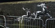 Świąteczny mural Banksy'ego porusza temat bezdomności