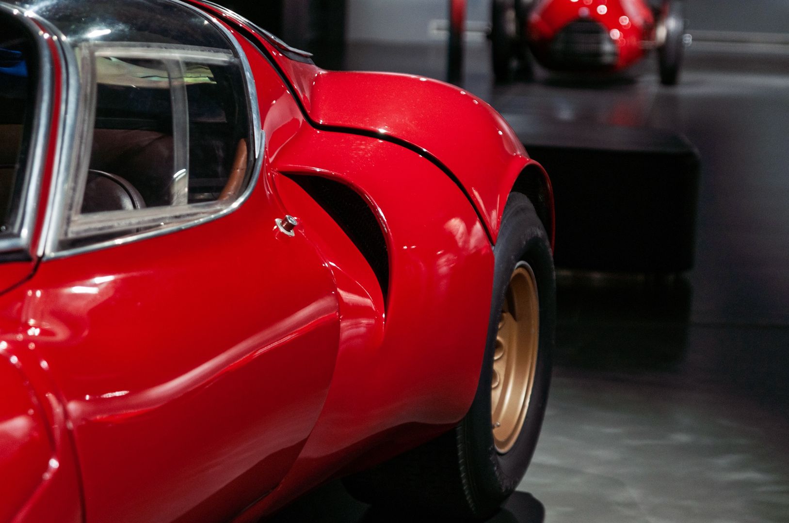 Klasyczna Alfa Romeo 33 Stradale (1967)