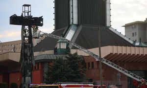 Pożar krzyża na Mokotowie. Są pierwsze hipotezy