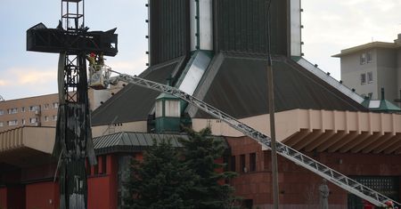 Pożar krzyża na Mokotowie. Są pierwsze hipotezy