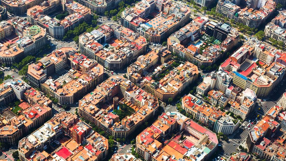 Barcelona robi porządek z pustostanami