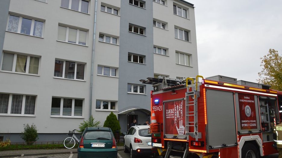 Interwencja służ ratunkowych przy bloku przy ulicy Żeromskiego 2