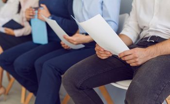 Poznań: Raz miał rzucać groźby, innym razem przynieść nóż na uczelnię. "Student został skreślony z listy"