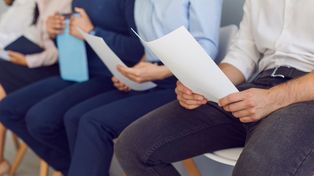 Poznań: Raz miał rzucać groźby, innym razem przynieść nóż na uczelnię. "Student został skreślony z listy"