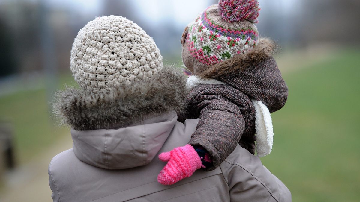 Matka z dzieckiem/ zdjęcie ilustracyjne
