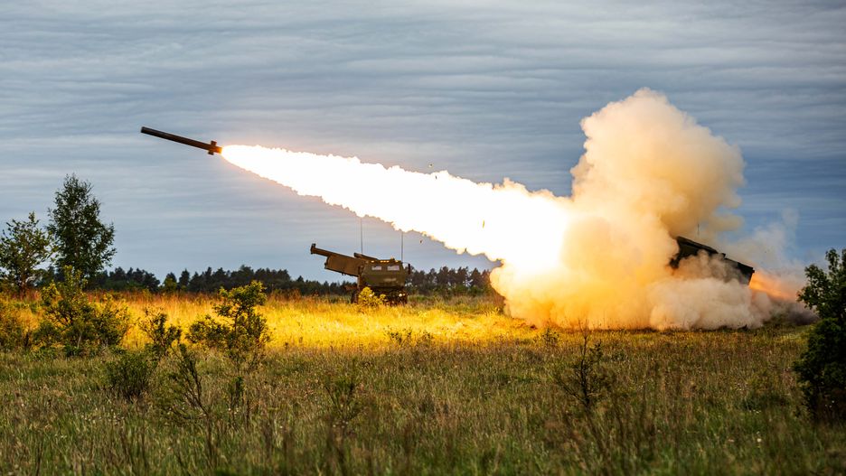 Amerykańska wyrzutnia rakiet HIMARS w akcji