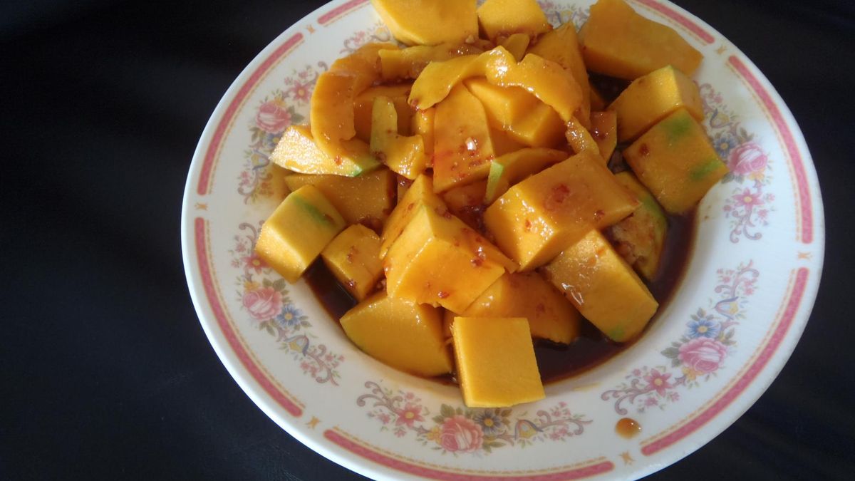 Warto włączyć mango do codziennej diety. Ten owoc zawiera substancje o działaniu antykancerogennym.