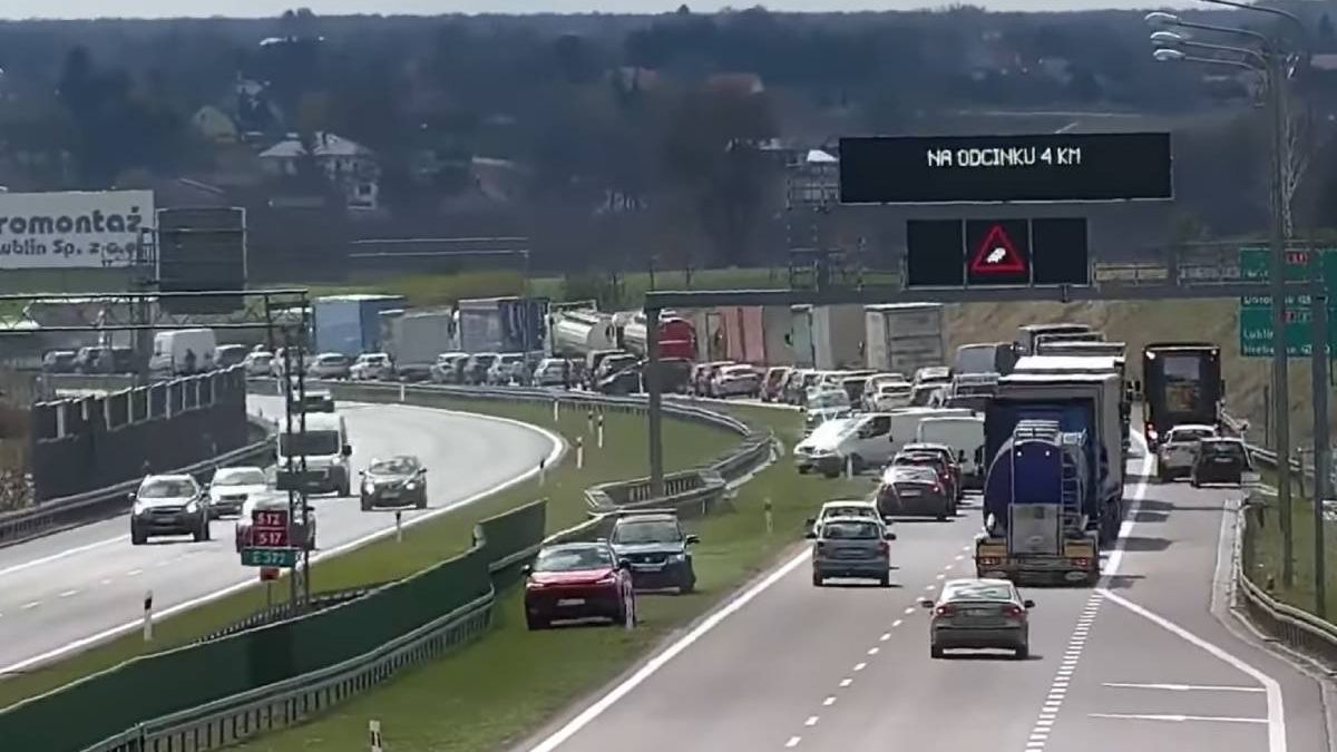 Kierowcy jadący pod prąd na S12 pod Lublinem