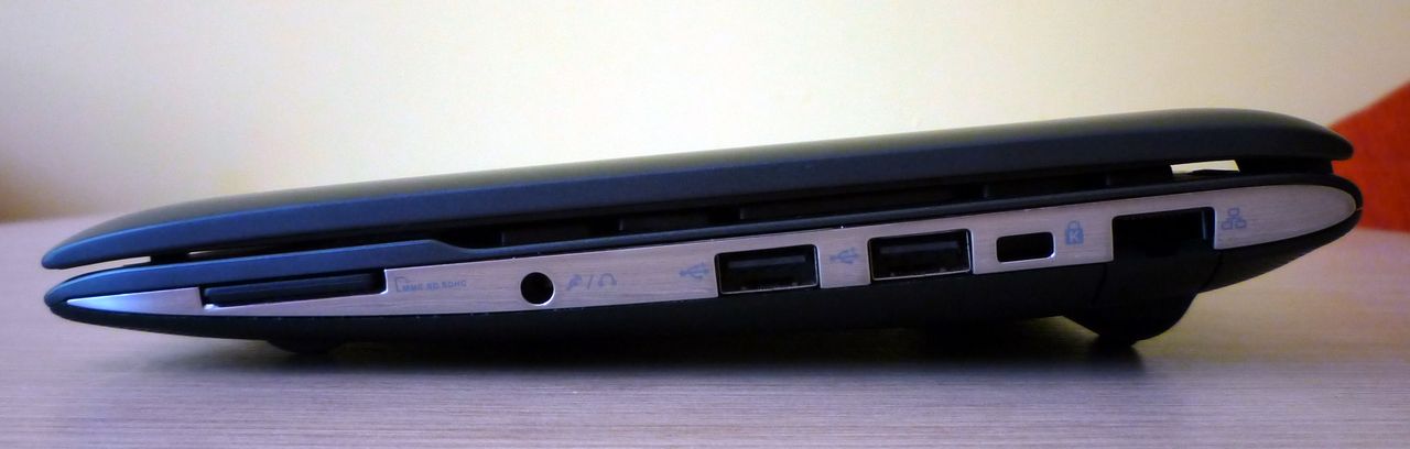 Asus Eee PC 1025C Flare - ścianka prawa (czytnik kart pamięci, we/wy audio, 2 x USB 2.0, Kensington Lock, LAN)