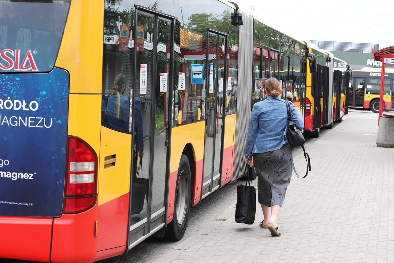 Warszawa. Od poniedziałku na drogi wyjadą wszystkie pojazdy komunikacji