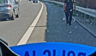 Zdumiewający spacer po S7. Nie miał butów, był podrapany