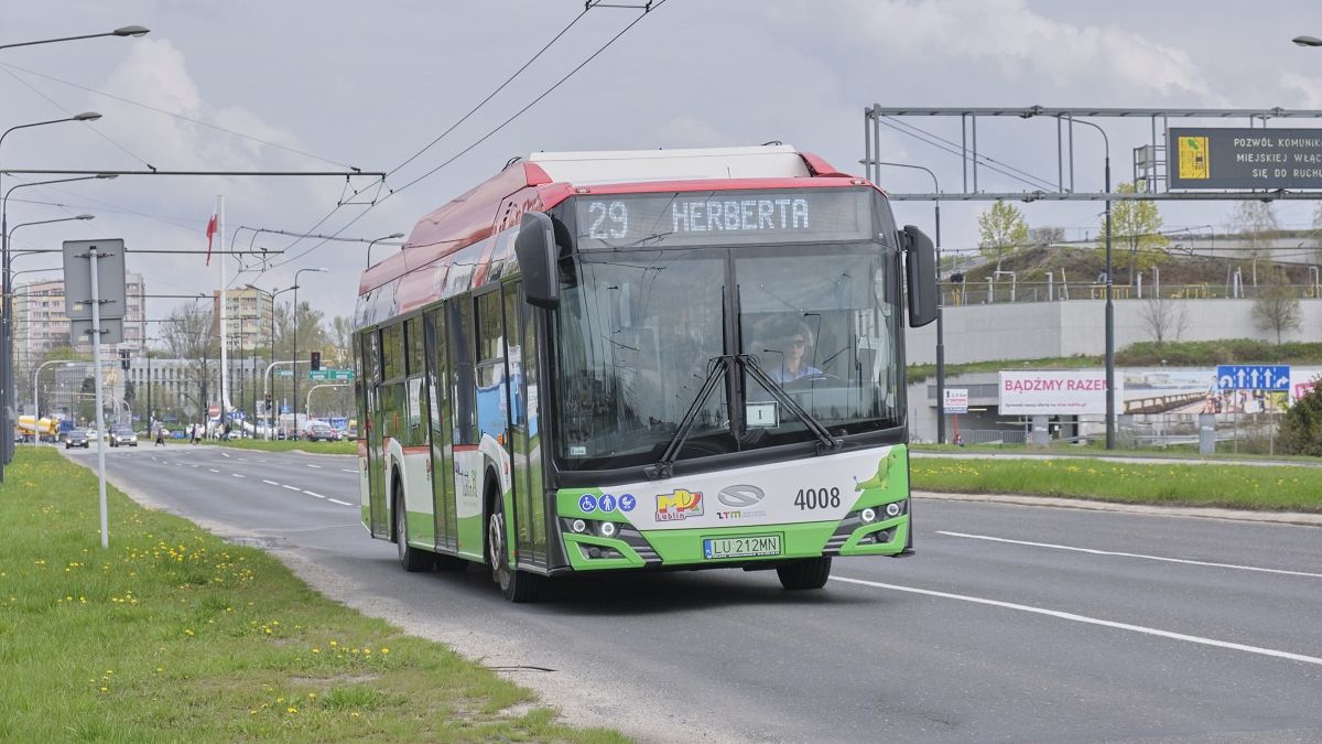 Autobus linii nr 29 na al. Unii Lubelskiej