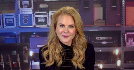 Nicole Kidman z siostrą na nagraniu. Aktorka wykonała masaż stóp