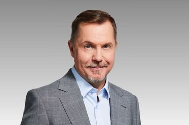 Piotr Mikołajczyk zwolniony z Agory. 