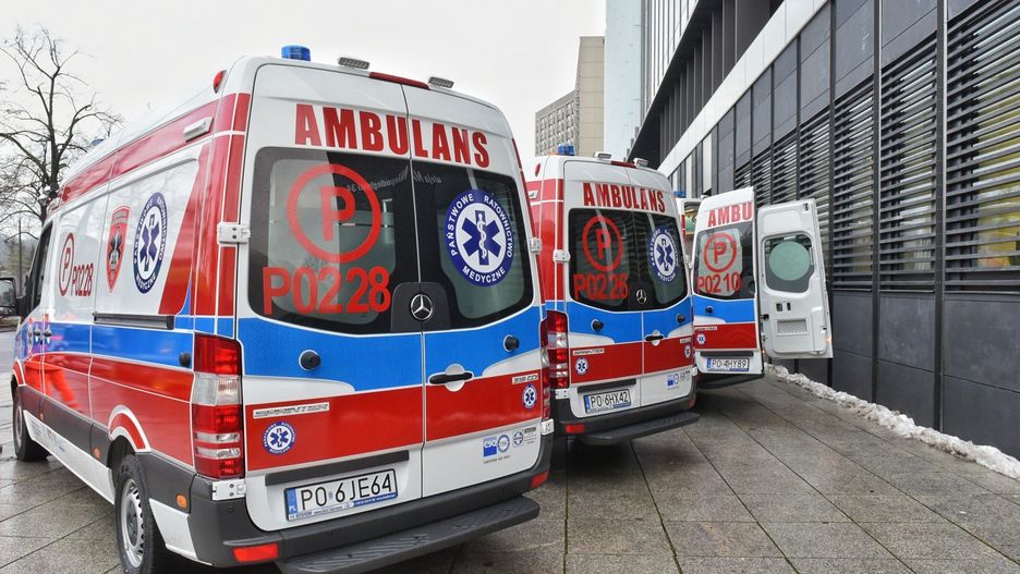Ranną kobietę przetransportowano do szpitala na diagnostykę (zdjęcie ilustracyjne)