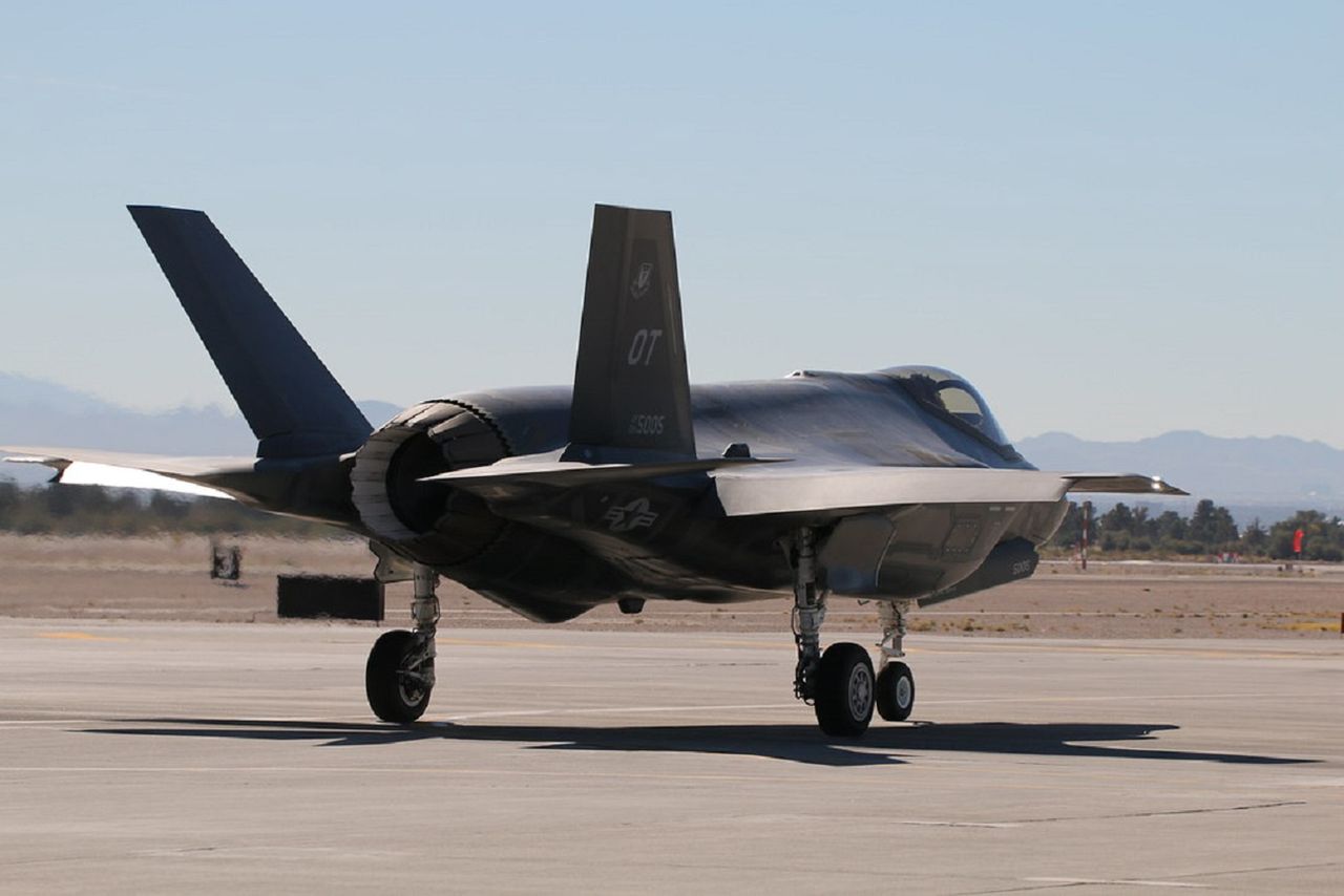 Polska kupiła 32 myśliwce F-35. W USA odradzają latanie nimi