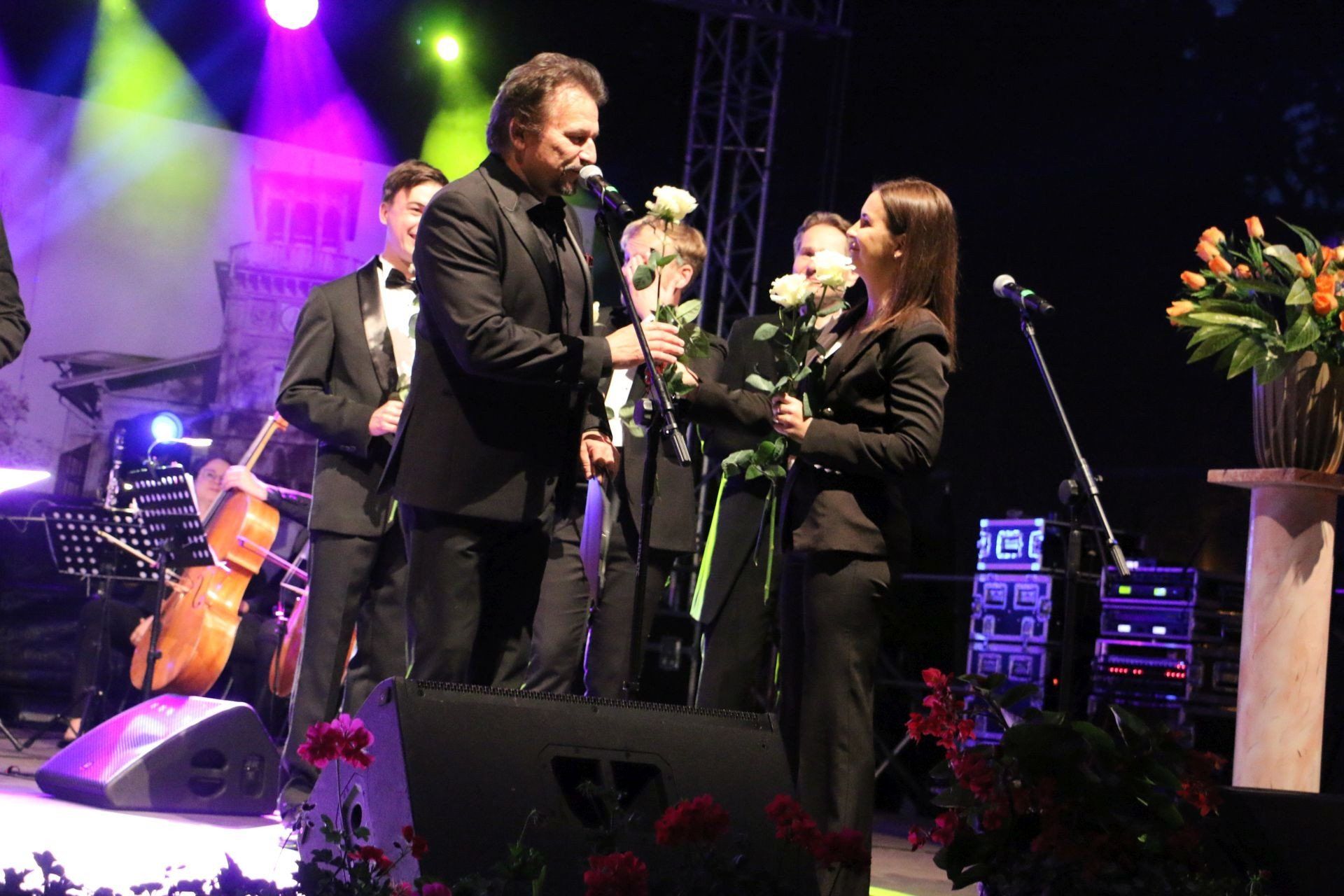 Wielka Gala Tenorów 2025. Dziesięciu tenorów na scenie w Ciechocinku