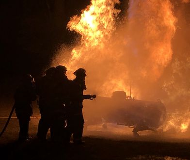 Pożar podwarszawskiej sortowni. Ewakuacja pracowników, prawie 100 strażaków na miejscu