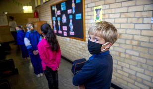 Rozpoczęcie roku szkolnego w żółtej strefie. Maseczki dla dzieci, zakaz wstępu dla rodziców