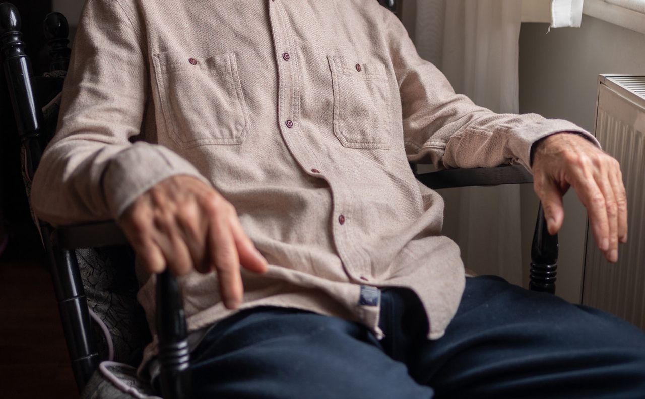 Znak, że brakuje witaminy D. Zauważysz przy wstawaniu