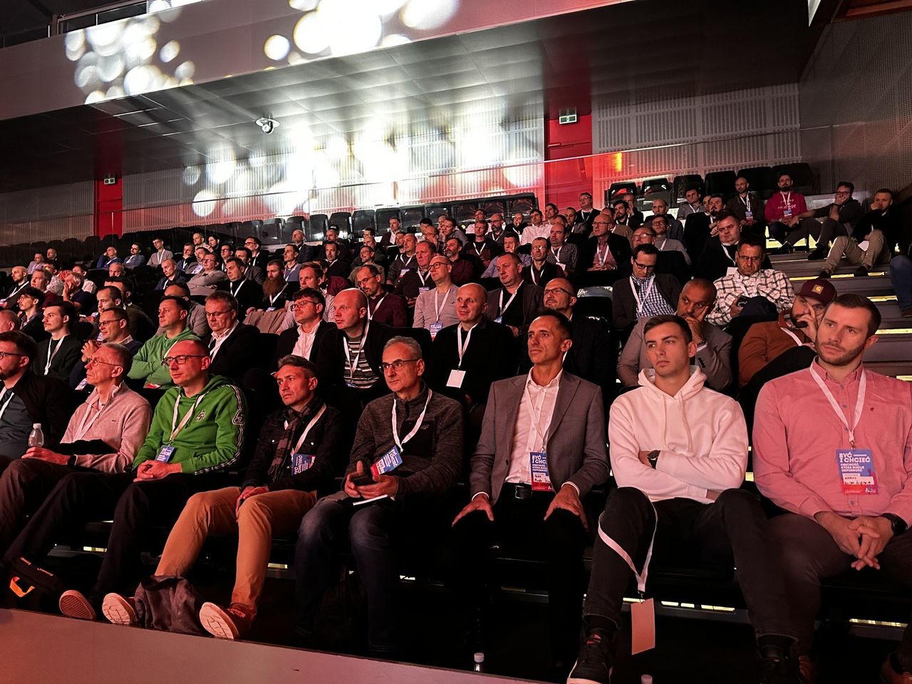 Kielce: Setki mężczyzn na Międzynarodowym Forum TatoNet 2025