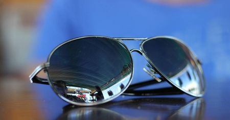 Jak dobrać okulary przeciwsłoneczne? – filtr UV, rodzaje, porady [PORADNIK]