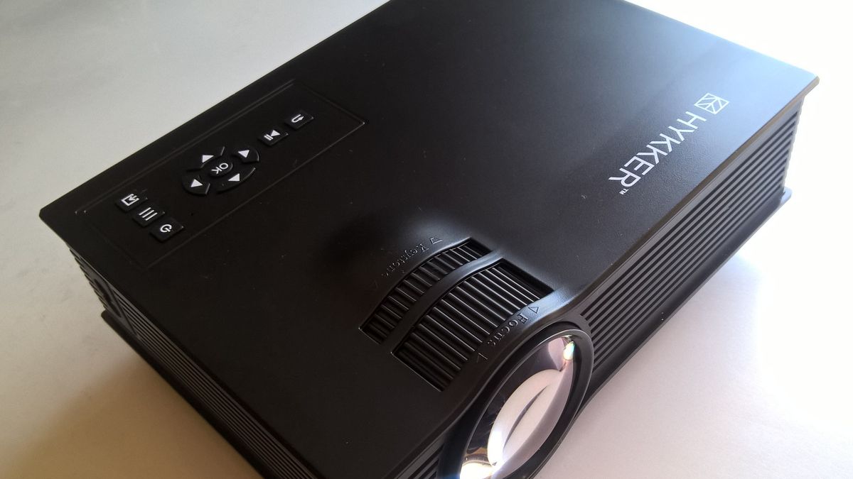 Hykker Vision 130: tani projektor z Biedronki - test 1