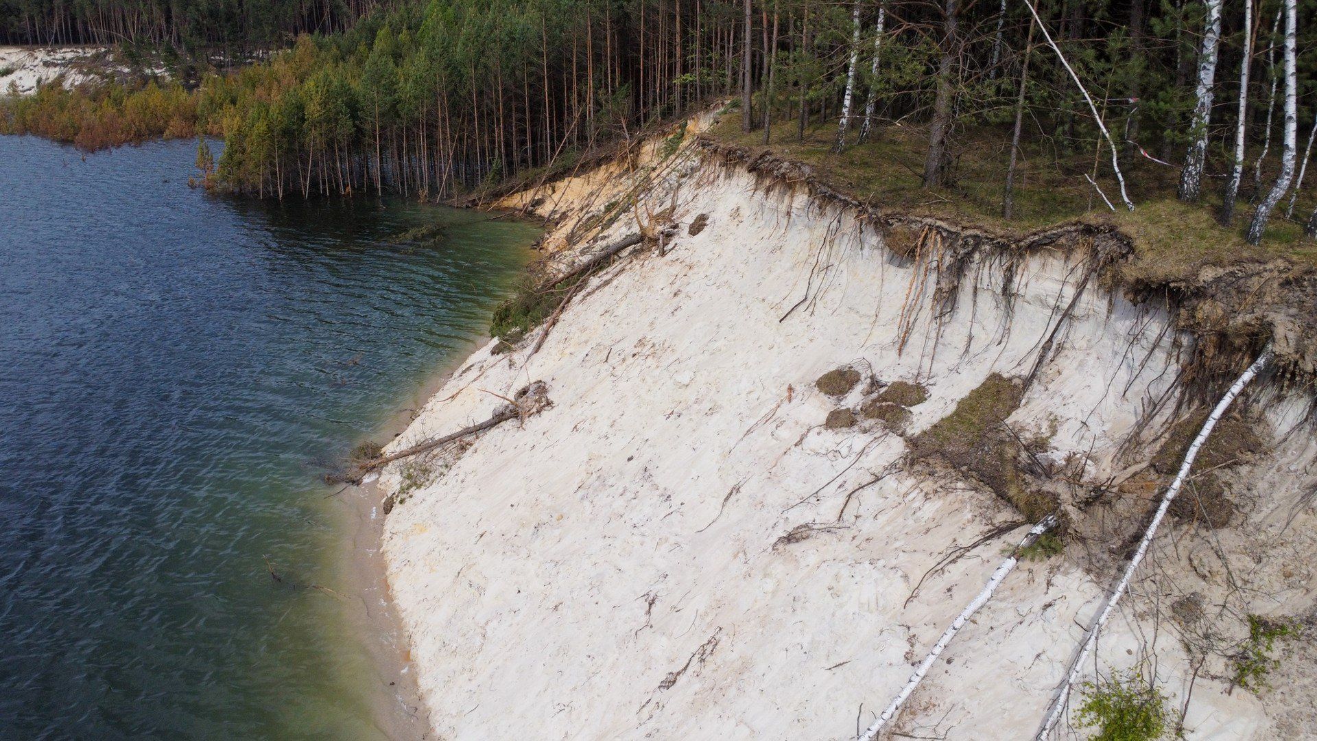 Skarpy ciągle się powiększają