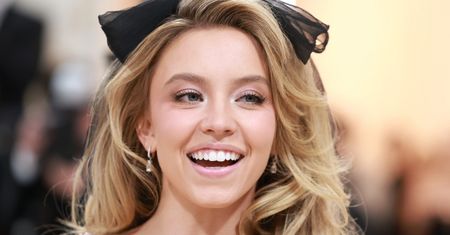 Odmieniona Sydney Sweeney pręży mięśnie na planie filmu. Fani w szoku: "Ta przemiana jest niesamowita"