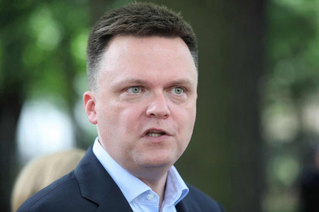 Hołownia broni Sterczewskiego. "Nie ma rzeczy niepoważnych, kiedy chodzi o życie"