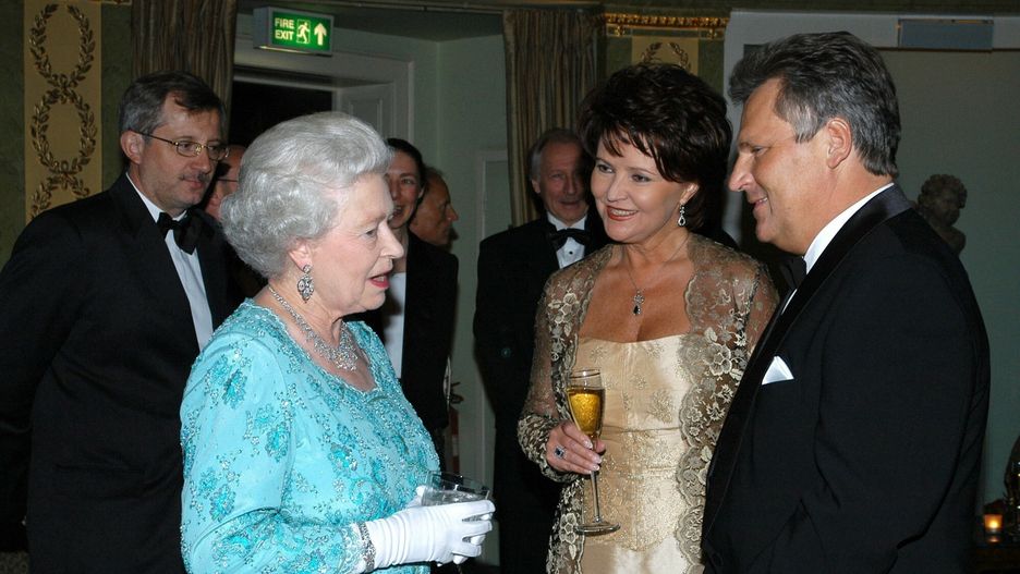 Jolanta i Aleksander Kwaśniewski na spotkaniu z Elżbietą II