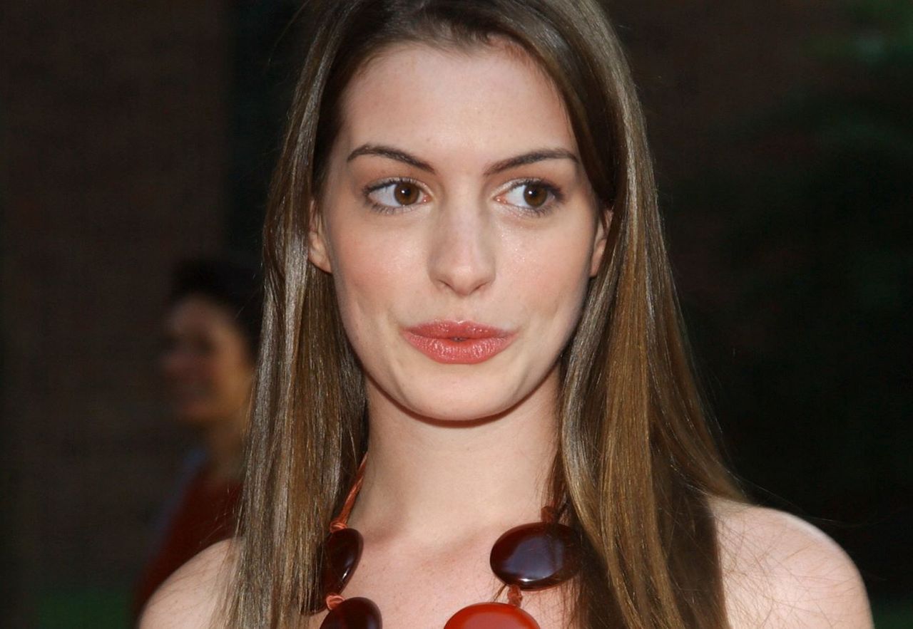 Anne Hathaway tłumaczyła, że jest niewinna. Głośna afera