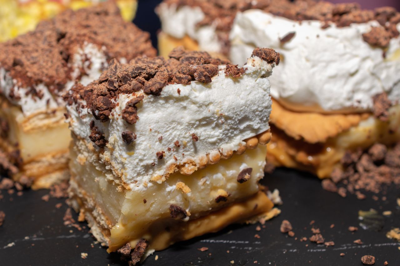 Wywal blachę do pieczenia. To ciasto z herbatników smakuje lepiej niż z luksusowej cukierni