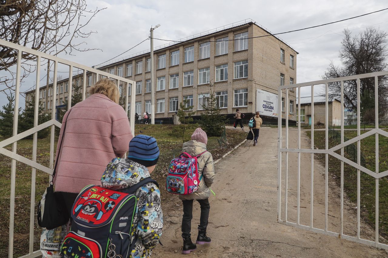 Ukraińskie dzieci wracają z niewoli. Zdjęcie ilustracyjne