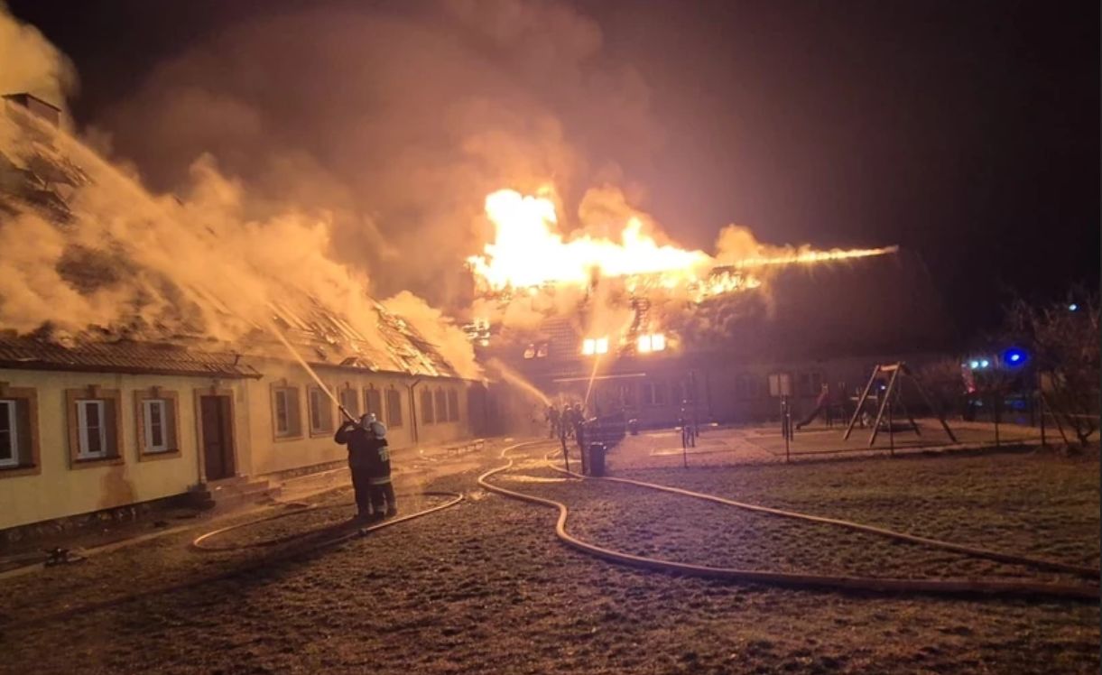 Pożar w Szkotowie. Szkoła stanęła w płomieniach