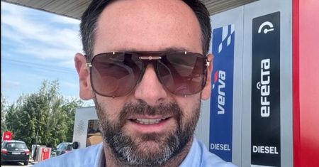 Pojechał na stację. Spójrzcie na okulary Objatka, ludzie od razu to wyłapali