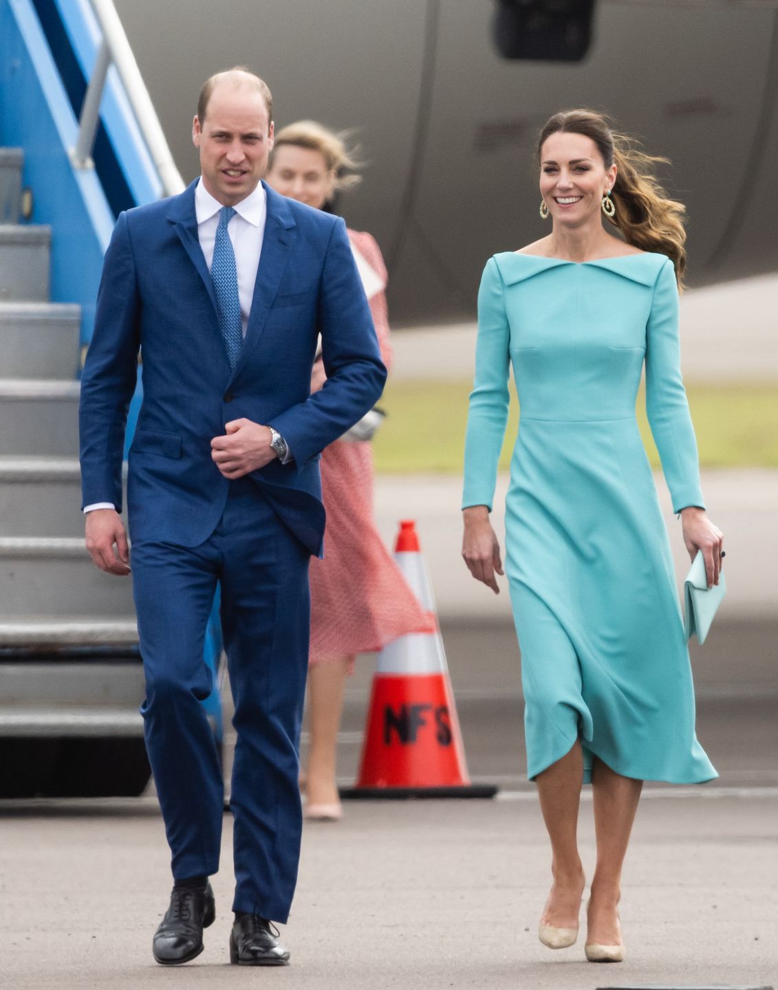 Kate Middleton zadaje szyku w dwóch sukniach