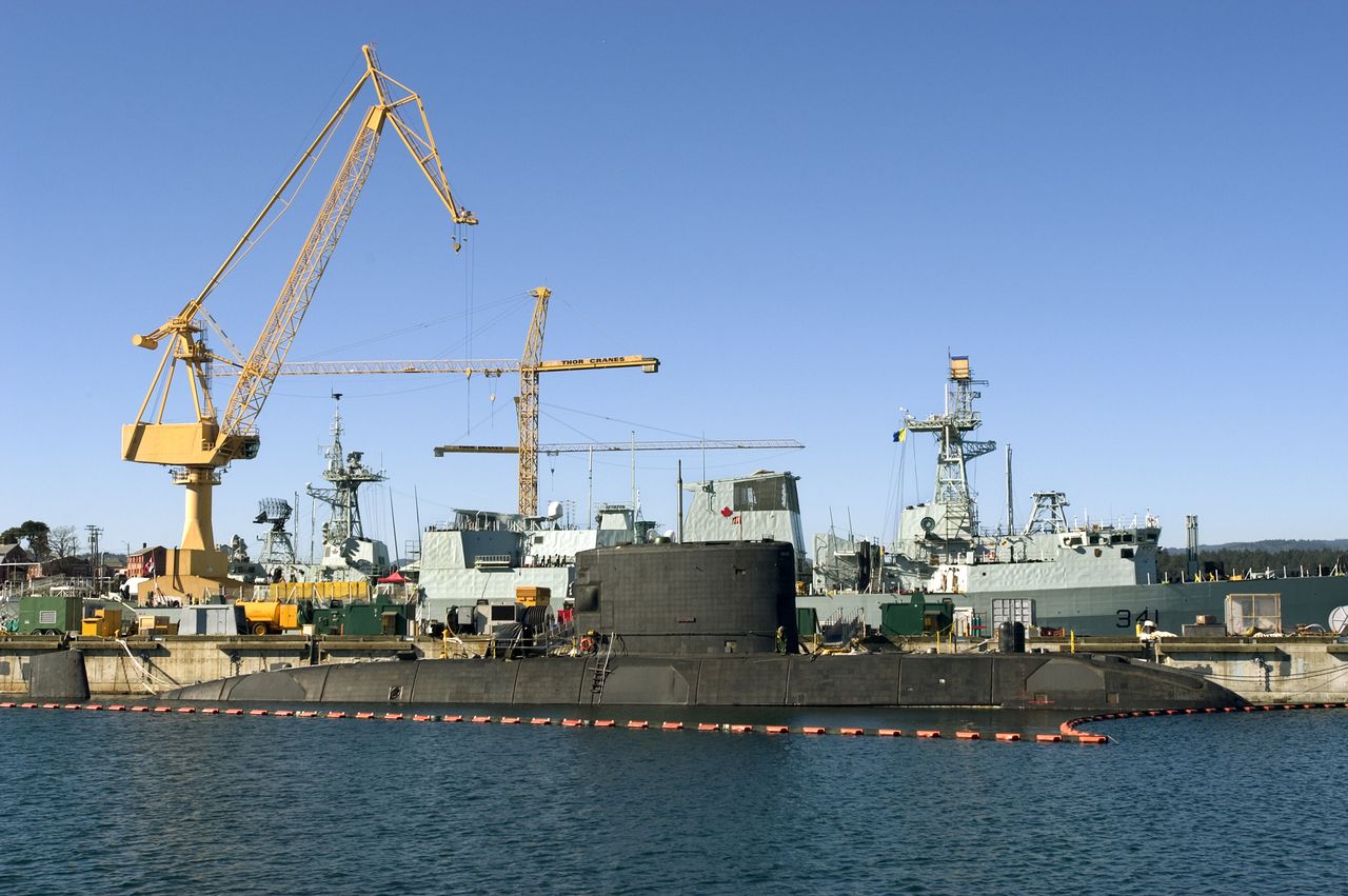 The Canadian submarine HMCS Victoria. The government plans to purchase 12 more modern units to defend the Arctic Ocean.