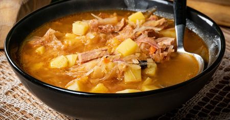 Kapuśniak smakuje lepiej niż u babci. Wszystko przez jedną przyprawę