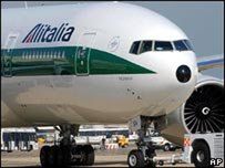 Pasażerowie aresztowani za niewyłączenie komórek podczas lotu 1