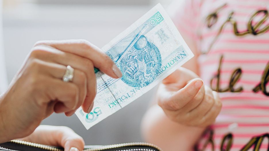 Waloryzacja emerytur w marcu 2025. Sprawdź ile na rękę.