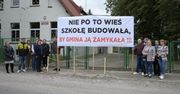 Szembruczek: Radni chcą likwidować szkołę. Rodzice protestują