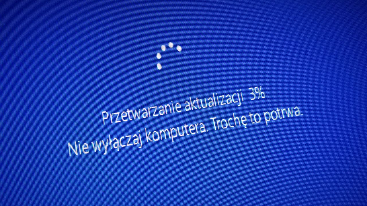 Windows 10 będzie lepiej informować o problemach aktualizacji, fot. Oskar Ziomek