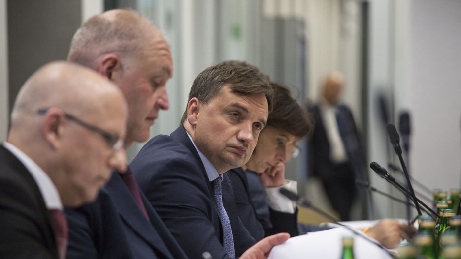 Sejm. Komisja sprawiedliwości i praw człowieka zajmuje się wnioskiem opozycji ws. Zbigniewa Ziobry 