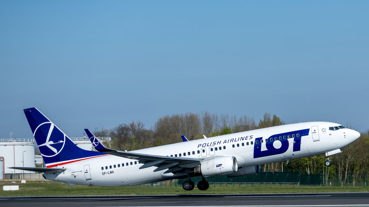BRUSSELS, BELGIUM - APRIL 05: A LOT Polish Airlines Boeing 737 plane bound for Warsaw Chopin Airport takes off from the Belgian capital's Zaventem airport on April 05, 2025 in Brussels, Belgium. (Photo by Omar Havana/Getty Images)