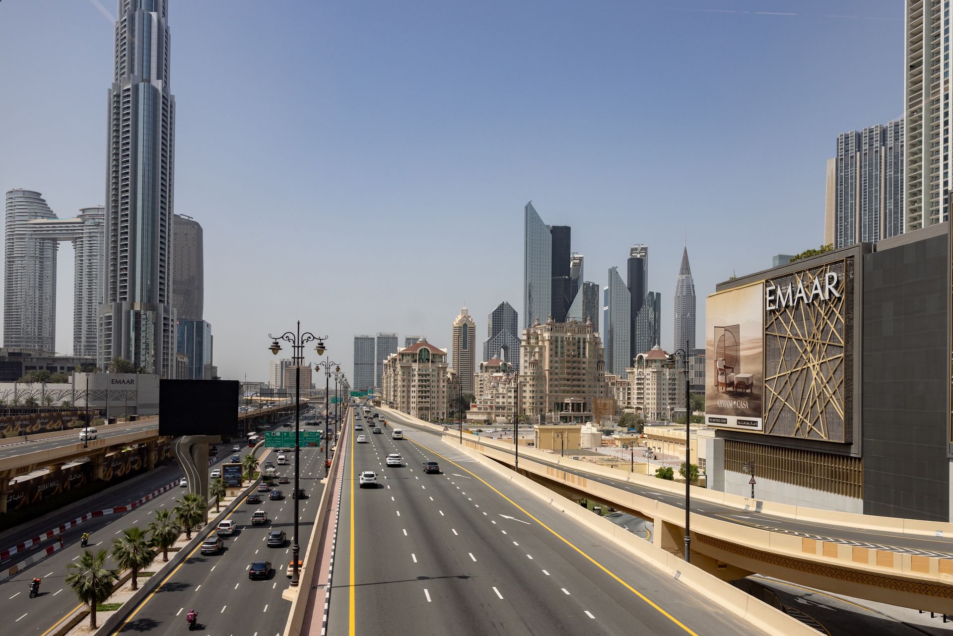 Dubaj pod atakiem: Irańskie rakietowe i dronowe uderzenia