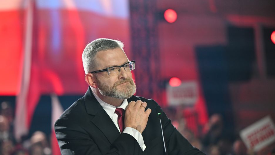 Grzegorz Braun
Krak�w, 12.04.2025. Wybory Prezydenta RP 2025 - kampania. Europose�, kandydat w wyborach prezydenckich Grzegorz Braun na konwencji wyborczej w Krakowie, 12 bm. (mr) PAP/Art Service
Art Service
kampania, kampania prezydencka 2025, kampania wyborcza, kandydat, krajowa, objazd kraju, otwarte, polityk, polityka, prezydencka, spotkanie, wizyta krajowa, wizyta polityk, wybory prezydenckie, wybory prezydenckie 2025, Konfederacji Korony Polskiej